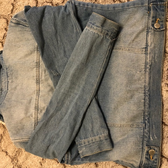 Distressed Denim Jacket 🌟 - Picture 4 of 4